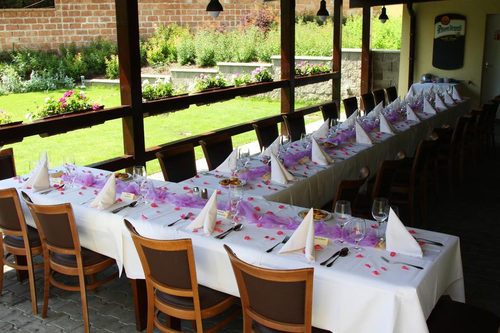 Dolce Villa Prague Exterior photo