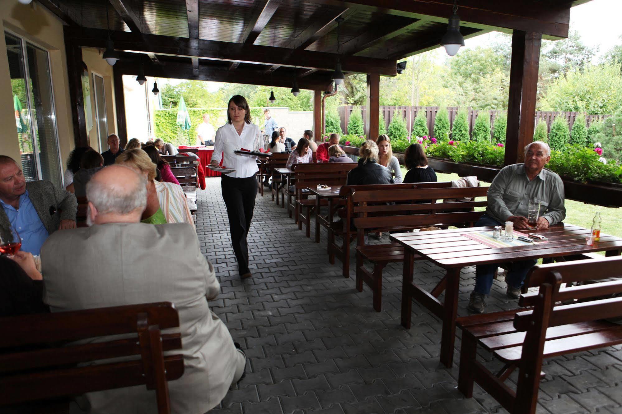 Dolce Villa Prague Exterior photo